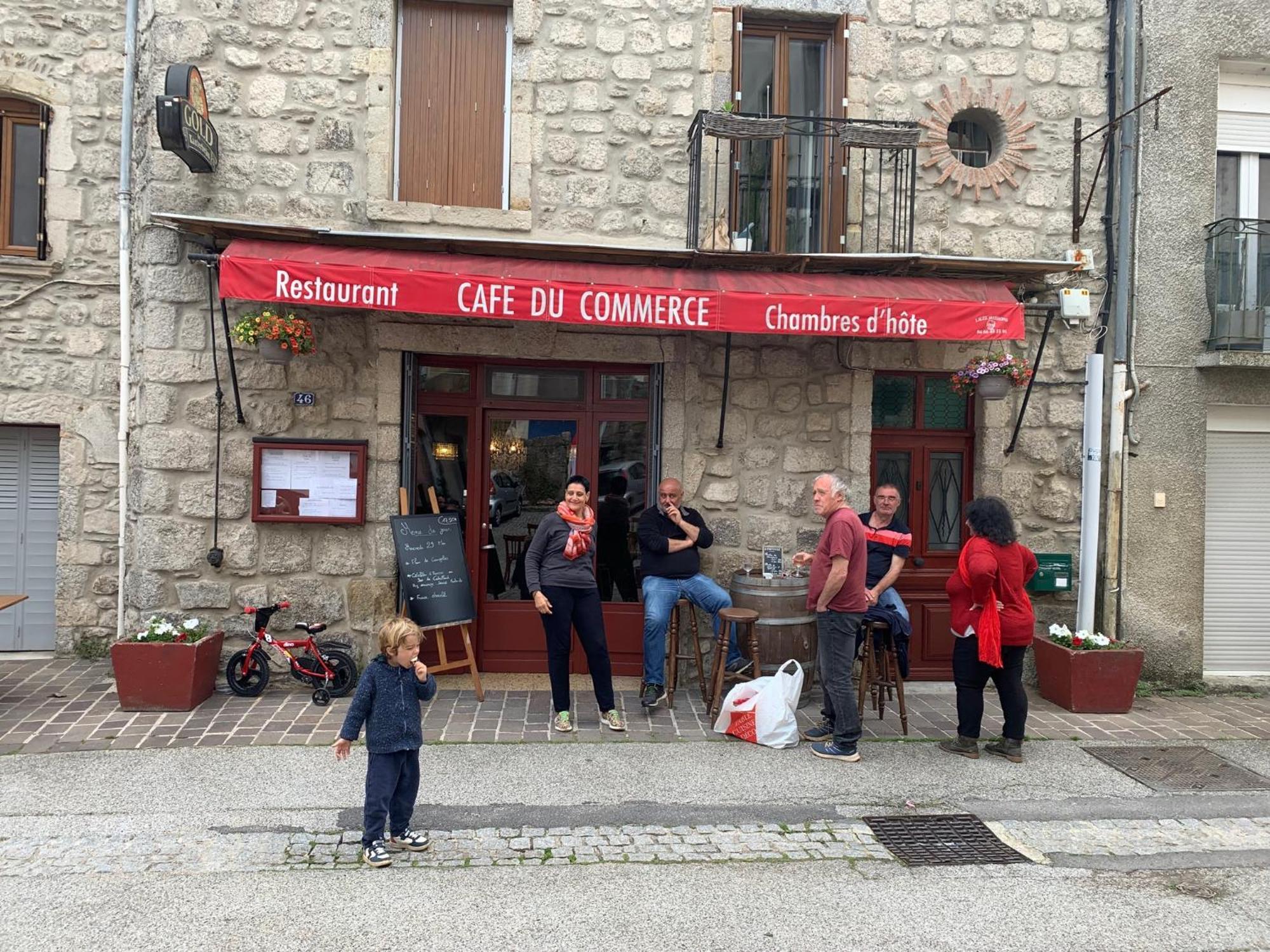 Cafe Du Commerce Genolhac Exterior foto